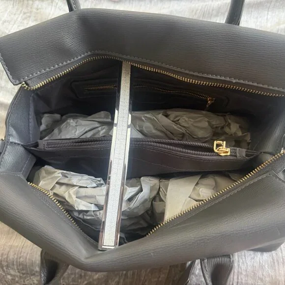 BeBe Tote - Picture 4 of 4